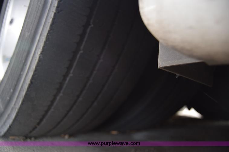 image for item K8608 2005 Optima LFB-29 transit bus