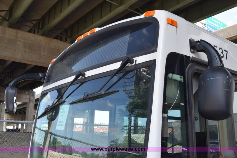 image for item K8608 2005 Optima LFB-29 transit bus