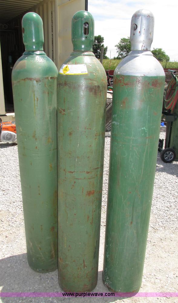 image for item AV9181 (3) oxygen bottles