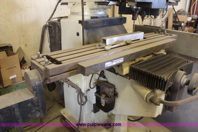 image for item BO9309 2000 Acer milling machine