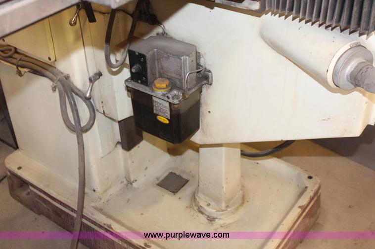 image for item BO9309 2000 Acer milling machine