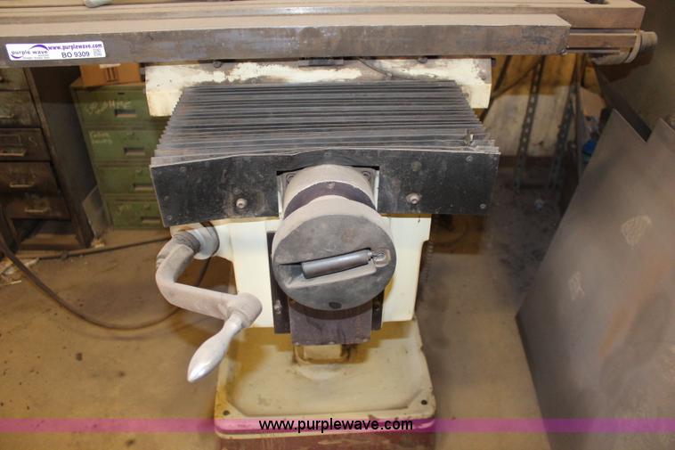 image for item BO9309 2000 Acer milling machine