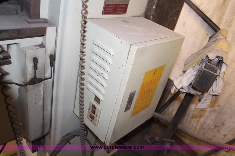 image for item BO9309 2000 Acer milling machine