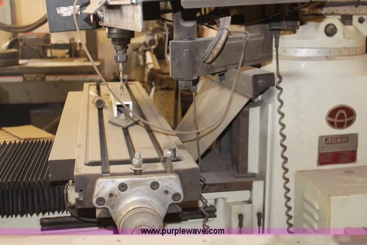 image for item BO9309 2000 Acer milling machine