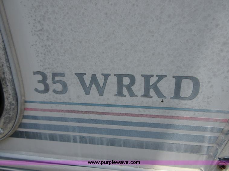 image for item D2471 1992 Kountryaire 35WRKD camper