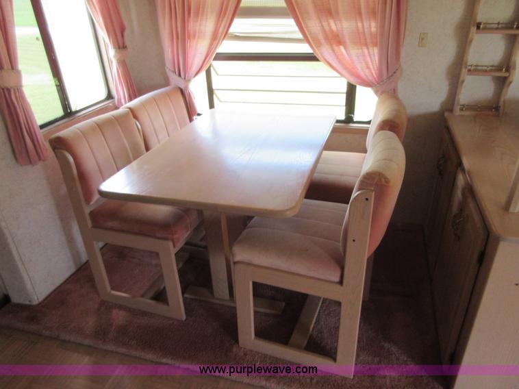 image for item D2471 1992 Kountryaire 35WRKD camper