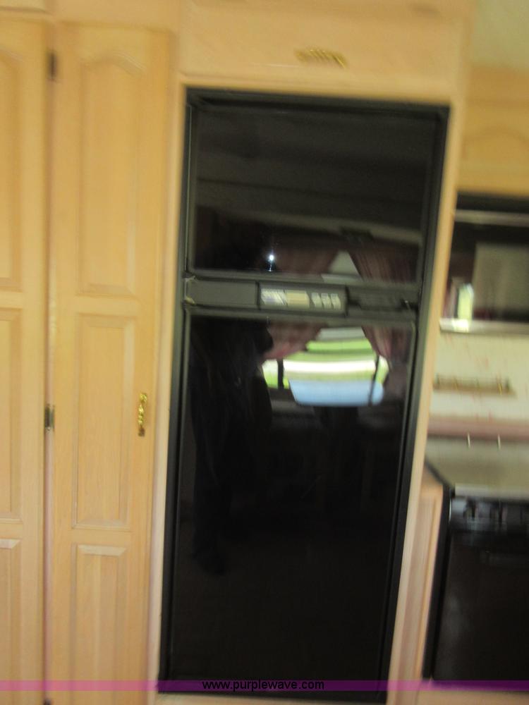 image for item D2471 1992 Kountryaire 35WRKD camper