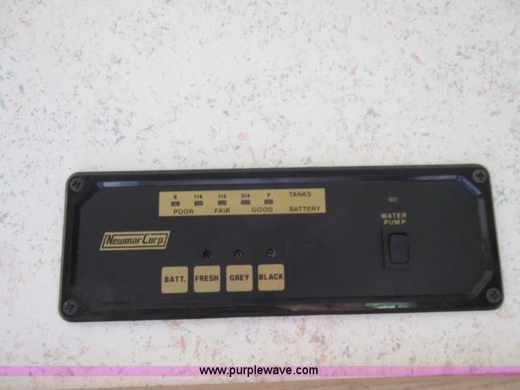 image for item D2471 1992 Kountryaire 35WRKD camper