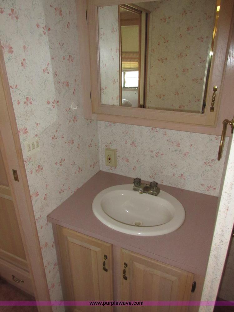 image for item D2471 1992 Kountryaire 35WRKD camper