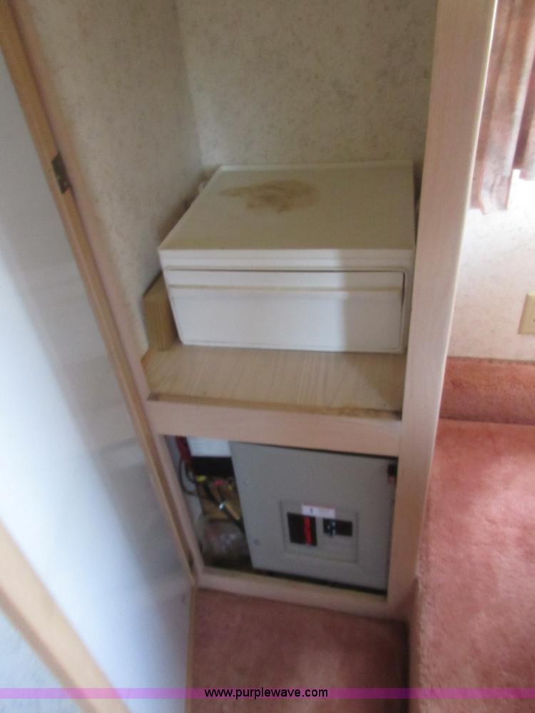 image for item D2471 1992 Kountryaire 35WRKD camper