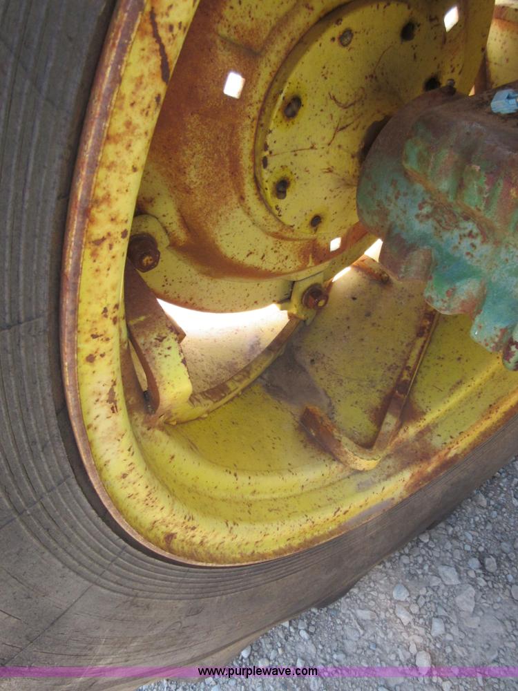 image for item D2477 John Deere 2460B tractor