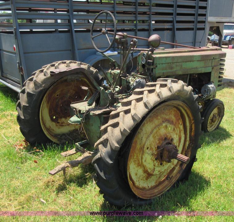 image for item D2480 1945 John Deere H tractor