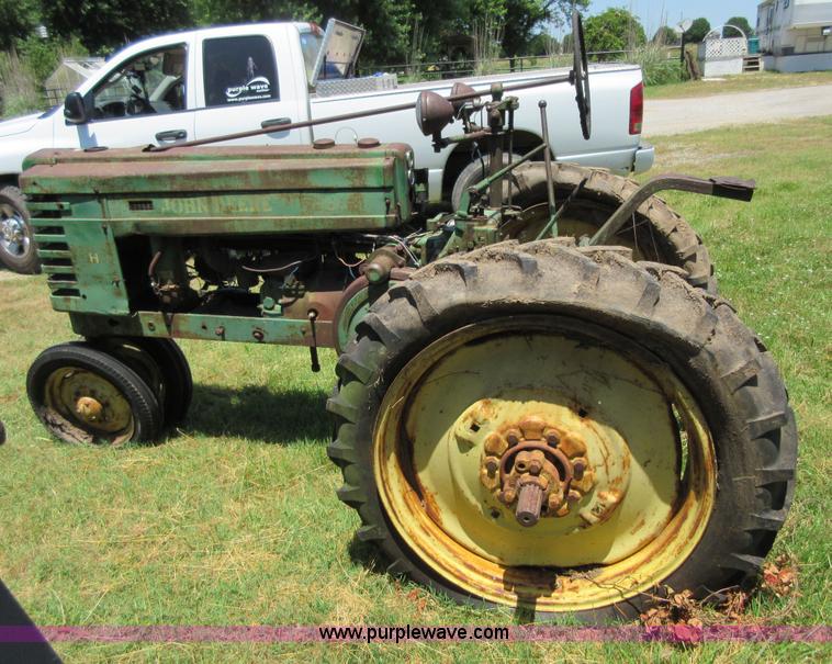 image for item D2480 1945 John Deere H tractor