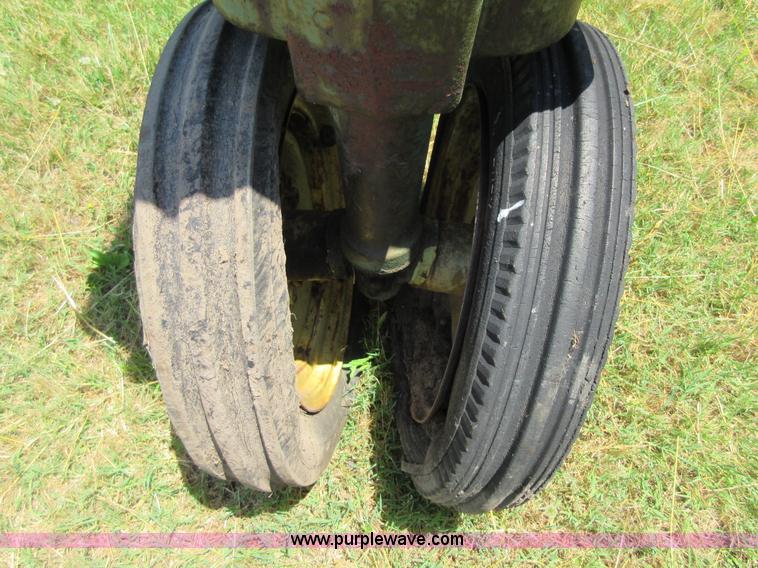 image for item D2480 1945 John Deere H tractor