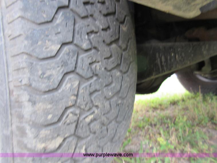 image for item D2482 1993 Ford Explorer XLT SUV