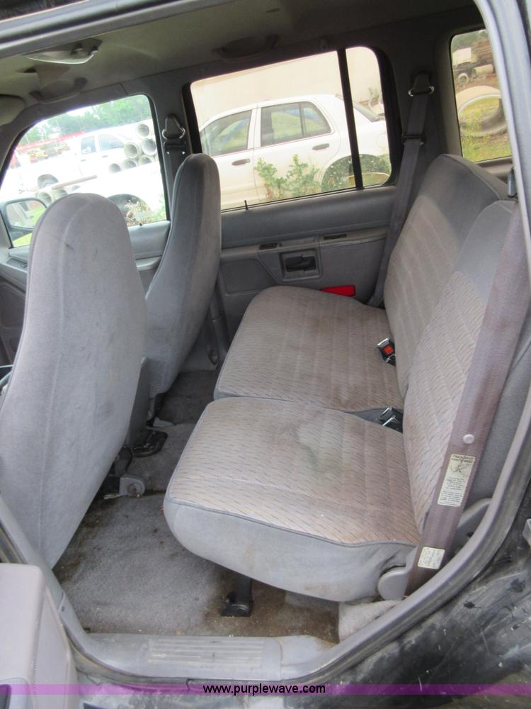 image for item D2482 1993 Ford Explorer XLT SUV