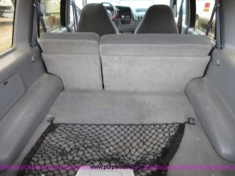 image for item D2482 1993 Ford Explorer XLT SUV