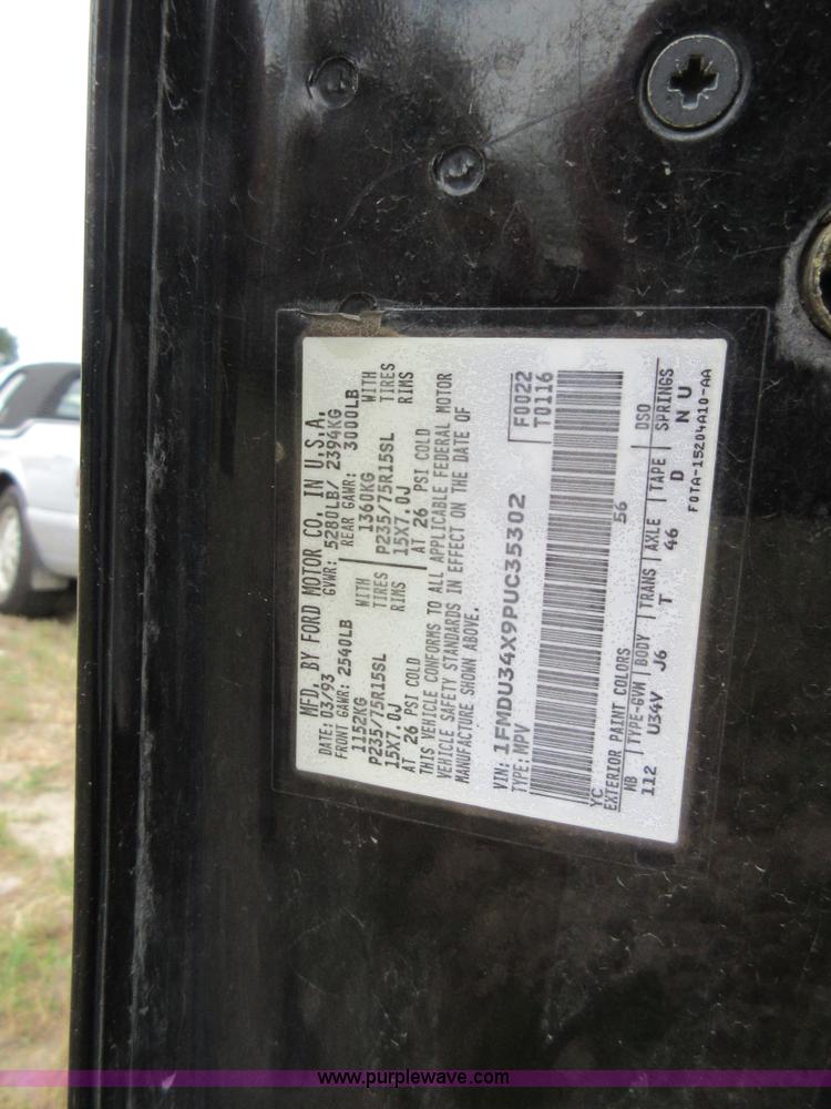 image for item D2482 1993 Ford Explorer XLT SUV