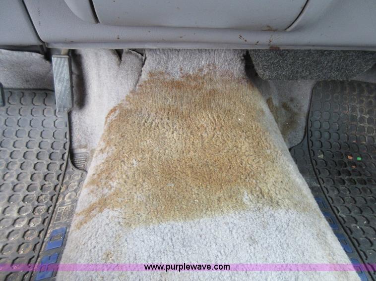 image for item D2482 1993 Ford Explorer XLT SUV