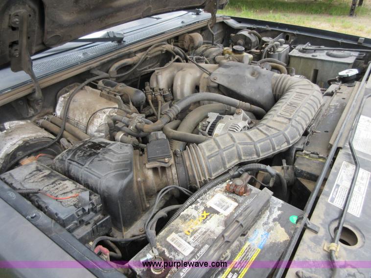 image for item D2482 1993 Ford Explorer XLT SUV