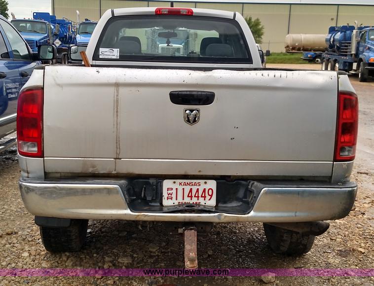 image for item F7832 2005 Dodge Ram 2500 Quad Cab pickup truck