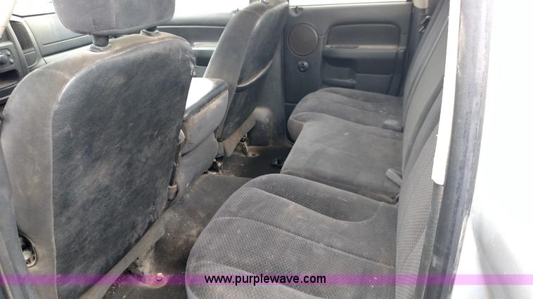 image for item F7832 2005 Dodge Ram 2500 Quad Cab pickup truck