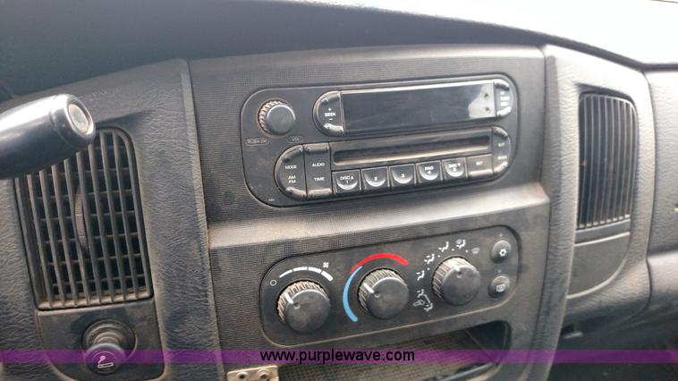 image for item F7832 2005 Dodge Ram 2500 Quad Cab pickup truck