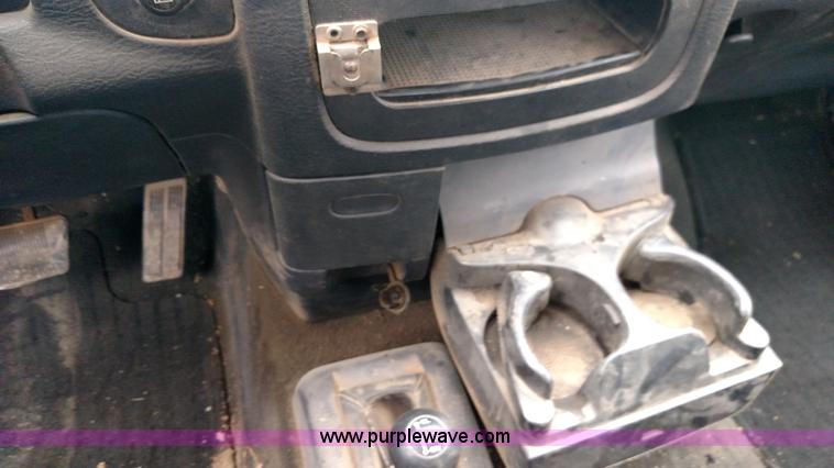 image for item F7832 2005 Dodge Ram 2500 Quad Cab pickup truck