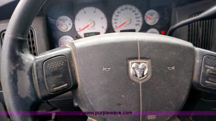 image for item F7832 2005 Dodge Ram 2500 Quad Cab pickup truck