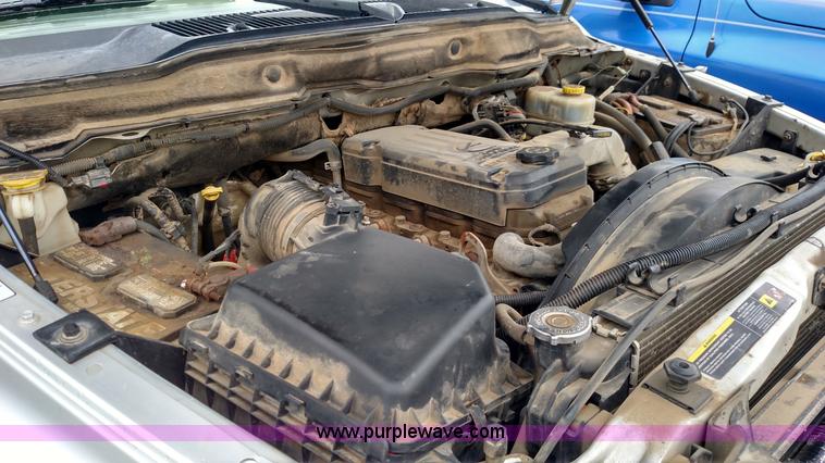 image for item F7832 2005 Dodge Ram 2500 Quad Cab pickup truck