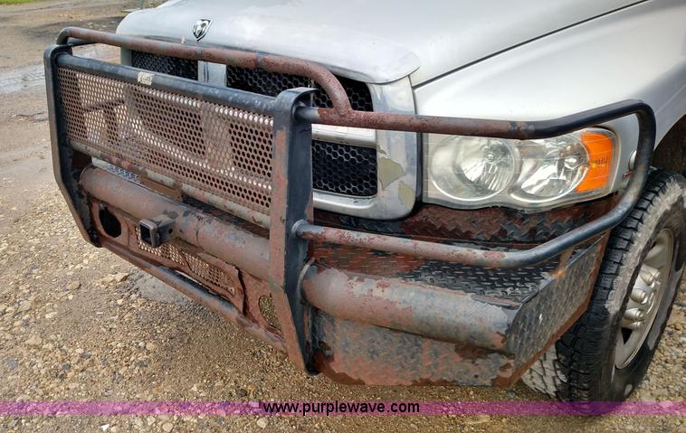 image for item F7832 2005 Dodge Ram 2500 Quad Cab pickup truck