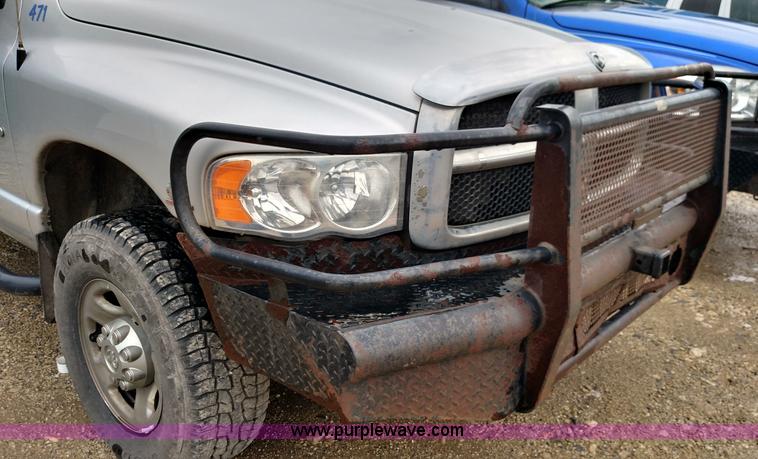 image for item F7832 2005 Dodge Ram 2500 Quad Cab pickup truck