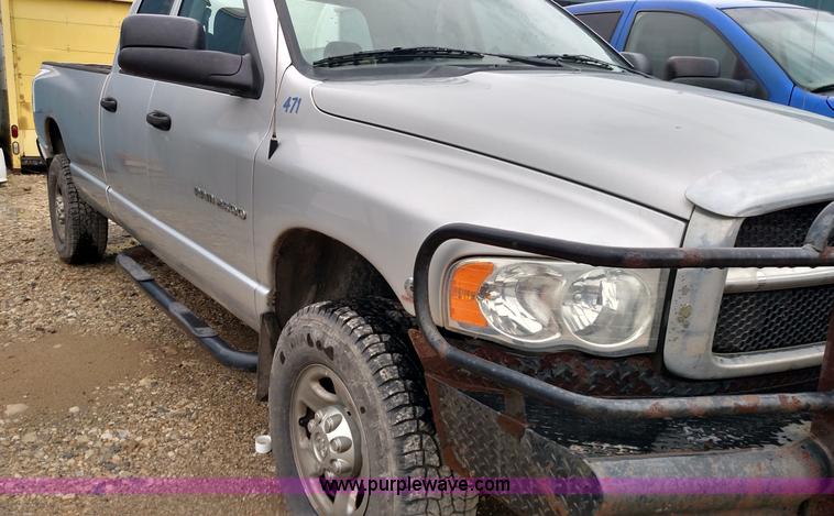 image for item F7832 2005 Dodge Ram 2500 Quad Cab pickup truck