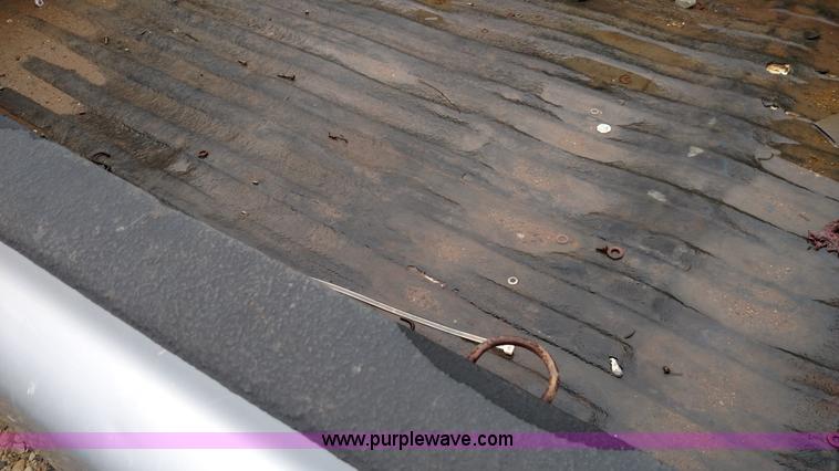 image for item F7832 2005 Dodge Ram 2500 Quad Cab pickup truck