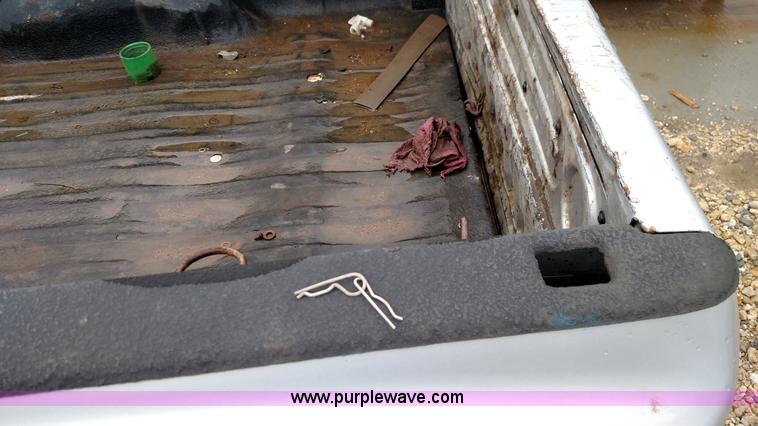 image for item F7832 2005 Dodge Ram 2500 Quad Cab pickup truck