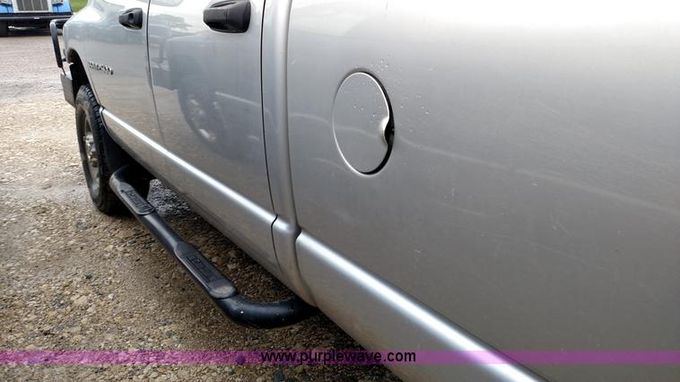 image for item F7832 2005 Dodge Ram 2500 Quad Cab pickup truck