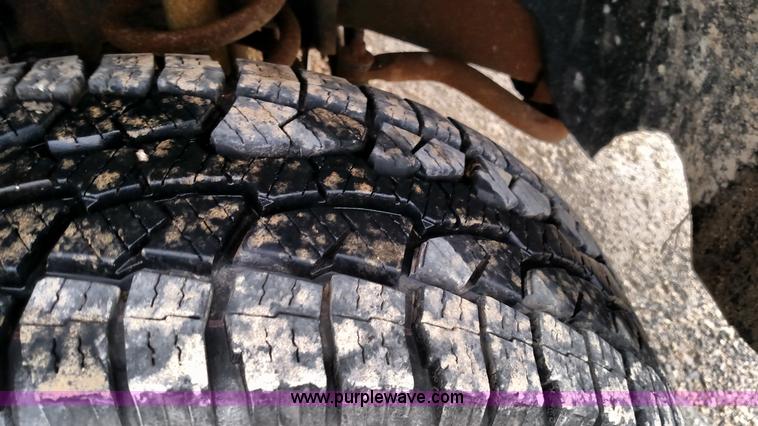 image for item F7832 2005 Dodge Ram 2500 Quad Cab pickup truck