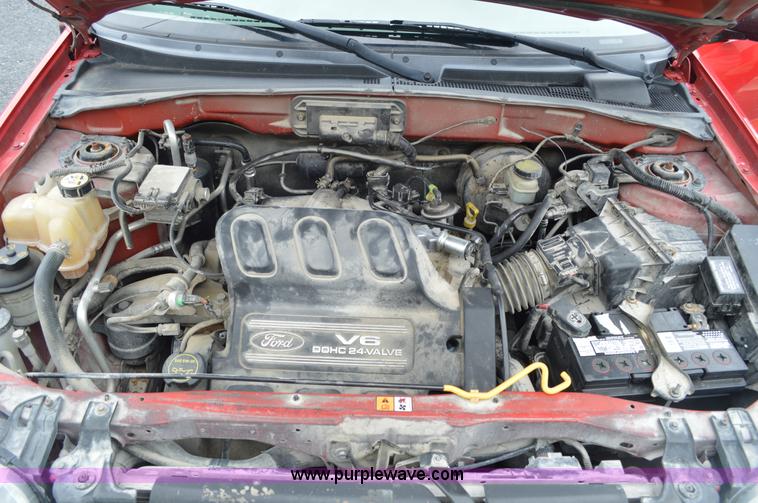 image for item G3592 2002 Ford Escape XLT SUV