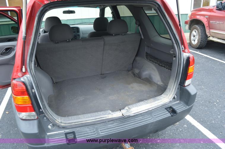 image for item G3592 2002 Ford Escape XLT SUV