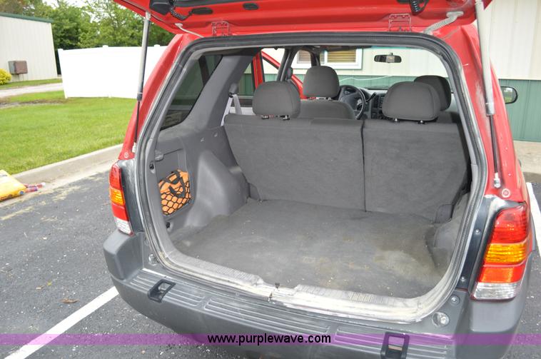 image for item G3592 2002 Ford Escape XLT SUV