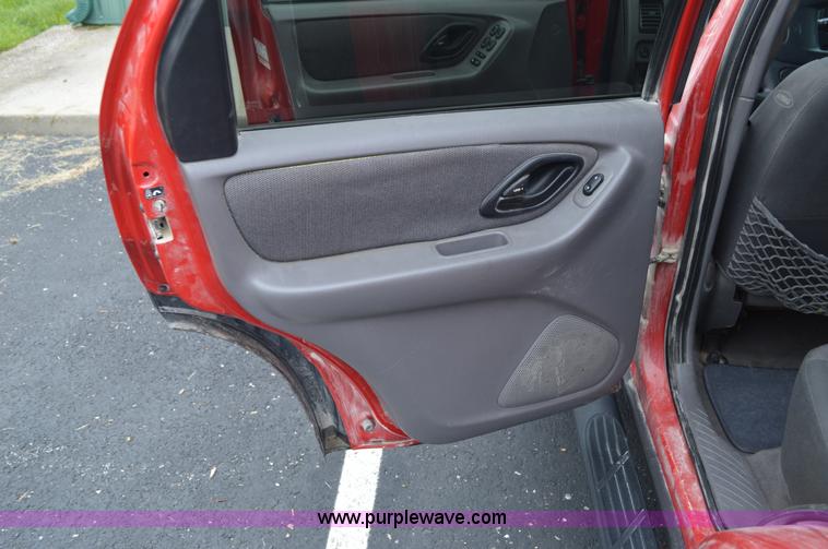 image for item G3592 2002 Ford Escape XLT SUV