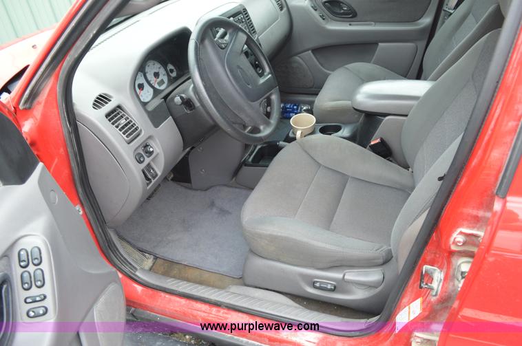 image for item G3592 2002 Ford Escape XLT SUV
