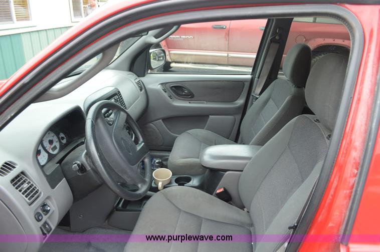 image for item G3592 2002 Ford Escape XLT SUV