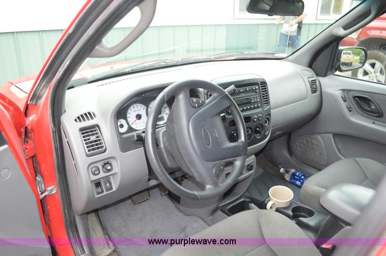 image for item G3592 2002 Ford Escape XLT SUV