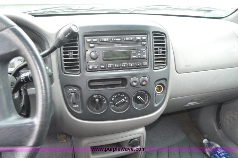 image for item G3592 2002 Ford Escape XLT SUV