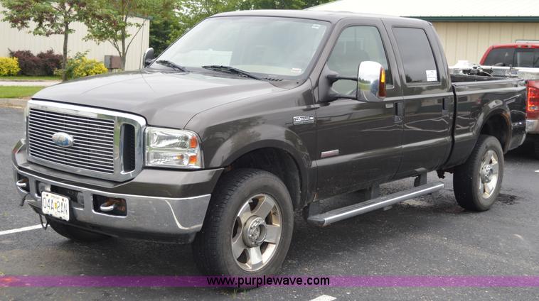 image for item G3593 2006 Ford F350 Super Duty Crew Cab pickup truck