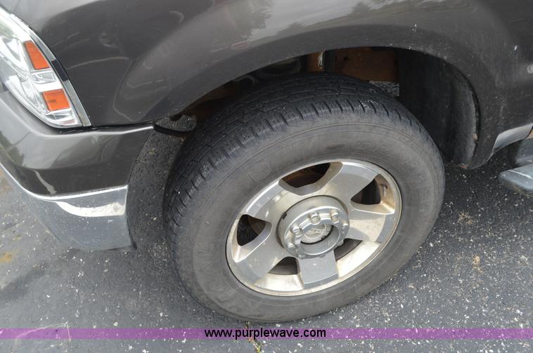 image for item G3593 2006 Ford F350 Super Duty Crew Cab pickup truck