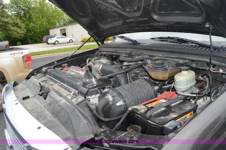 image for item G3593 2006 Ford F350 Super Duty Crew Cab pickup truck