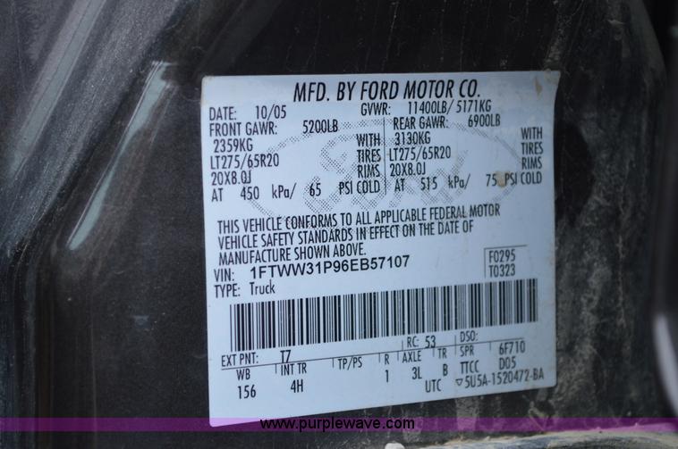 image for item G3593 2006 Ford F350 Super Duty Crew Cab pickup truck