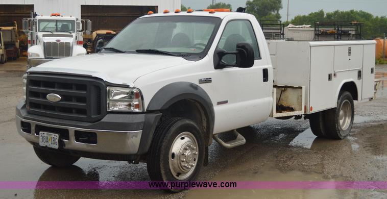 image for item G3598 2005 Ford F450 Super Duty XL utility truck